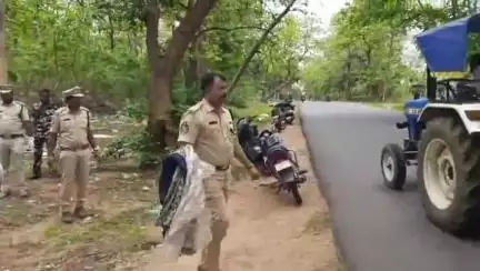ఖానాపూర్: ప్లాస్టిక్ రహిత సమాజాన్ని నిర్మించేందుకు ప్రతి ఒక్కరు కృషి చేయాలి: ఎఫ్ఆర్ఓ కిరణ్