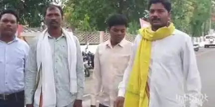 सोहागपुर: जिला आदिवासी कांग्रेस कमेटी ने कलेक्ट्रेट कार्यालय में राज्यपाल के नाम कलेक्टर को ज्ञापन सौंपा