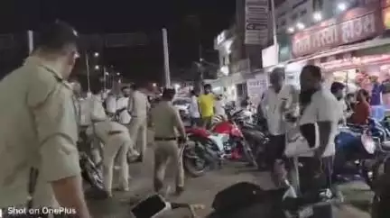 शिवपुरी नगर: पुलिस ने दुकानों के बाहर खड़ी बाइकों की हवा निकाली, संदिग्धों से पूछताछ की, माधव चौक समेत कई क्षेत्रों में गश्त