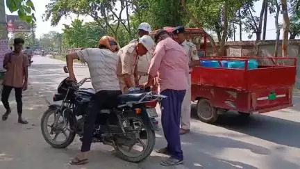 बेतिया: बेतिया में वाहन जांच अभियान, ₹2 लाख 57 हजार का जुर्माना वसूला गया