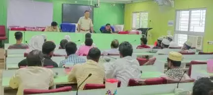 গড়বেতা ২: গোয়ালতোড় এলাকায় ঈদকে সামনে রেখে মুসলিম সমাজের নেতৃত্ব দের কে নিয়ে গুরুত্বপূর্ণ বৈঠক প্রশাসনের