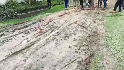 সোনামুড়া: রাস্তা সংস্কারের দাবিতে নলছড় খেদাবাড়ী গ্রামবাসীর আন্দোলন #jansamasya