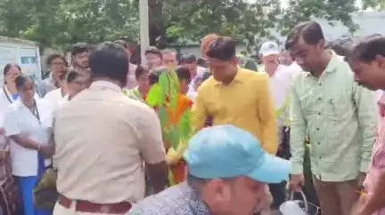 কান্দি: কান্দি মহকুমা হাসপাতালে বহির্বিভাগে বিশ্ব পরিবেশ উপলক্ষে বৃক্ষ রোপণ কর্মসূচি করে কান্দি পৌরসভা, উপস্থিত বিধায়ক ও IC