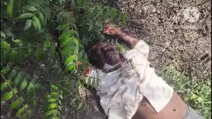 సత్తుపల్లి: సత్తుపల్లి శివారులో  అదుపుతప్పి ద్విచక్ర వాహనం పైనుంచి పడి ఓ వ్యక్తికి తీవ్ర గాయాలు