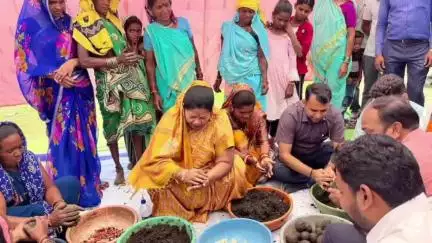 मंडला: जिले के ग्राम रमपुरी में “बीजांकुर: बीज से वृक्ष तक” कार्यक्रम आयोजित, पीएचई मंत्री हुईं शामिल