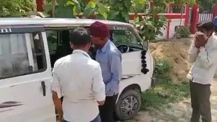 लखीमपुर: कैमटा बनवारी गांव में दीवार के किनारे खेल रही मासूम बच्ची पर गिरी दीवार, हादसे में मौके पर ही बच्ची की हुई मौत