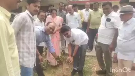 गोरेगाव: पंचायत समिती गोरेगाव येथे जागतिक वृक्ष दिनानिमित्त वृक्षारोपण कार्यक्रमाचे आयोजन