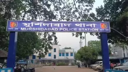 মুর্শিদাবাদ জিয়াগঞ্জ: মুর্শিদাবাদে বেসরকারি হোটেলে মধুচক্রের ভুয়ো আসর, পুলিশি হানায় উদ্ধার দুই মহিলা, আটক ১