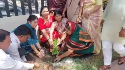 मंदसौर: विश्व पर्यावरण दिवस पर वार्ड क्रमांक 7 में पौधारोपण और अहिल्याबाई होल्कर बगीचे का लोकार्पण