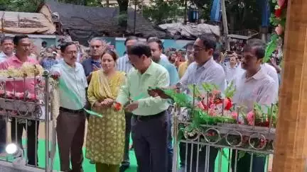 সিউড়ি ১: সিউড়িতে প্রশাসন ভবন চত্বরে গান্ধী মূর্তি শুভ উদ্বোধন করলেন বীরভূম জেলার জেলাশাসক