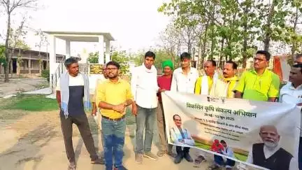 कृषि वैज्ञानिक ने बरगडा मे किसानो से किया वार्तालाप