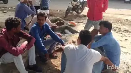 गुना नगर: खुजा गांव में युवक ने नीम के पेड़ पर फांसी लगाकर की आत्महत्या
