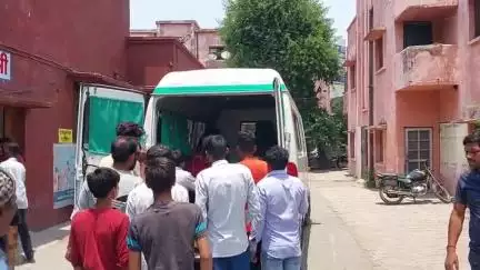 पूरनपुर: सकरिया पुल के पास डंपर की टक्कर से बुआ-भतीजे व ट्रक की टक्कर से बाइक सवार युवक सहित सात लोग घायल