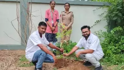 છોટાઉદેપુર: અભયમ 181 મહિલા હેલ્પ લાઇન છોટાઉદેપુર દ્વારા વિશ્વ પર્યાવરણ દિનની ઉજવણી કરવામા આવી