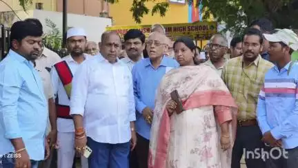 పెందుర్తి: ప్రపంచ పర్యావరణ దినోత్సవం సందర్భంగా 96వ వార్డులో మొక్కలు నాటే కార్యక్రమంలో పాల్గొన్న విశాఖ నగర్ మేయర్ పీలా శ్రీనివాసరావు