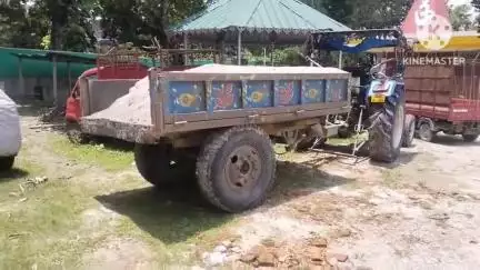 মাথাভাঙা ১: অবৈধভাবে ট্রাক্টর করে বালি নিয়ে যাওয়ার অভিযোগে একটি ট্রাক্টর আটক করল মাথাভাঙ্গা থানার পুলিশ