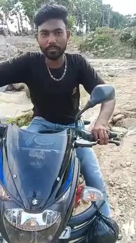 विडिओ ठाकुरगंज के रसिया पंचायत का है
रसिया से पॉवखली जानेवाली पुल जोगिमोहन का डिवर्सन 
टूट चुका है प्रसासन ध्यान दे