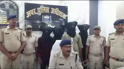 गया टाउन सीडी ब्लॉक: एंटी क्राइम वाहन जांच में बाइक सवार के फोन से खुला हथियारों का राज, 2 देसी कट्टा सहित चार युवक गिरफ्तार: ASP