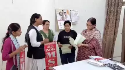 गुना नगर: खंडवा में महिला से सामूहिक बलात्कार व हत्या, धार में बच्ची से बलात्कार, AIMSS ने गुना एसडीएम को सीएम के नाम दिया ज्ञापन