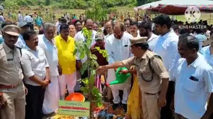 ప్రపంచ పర్యావరణ దినోత్సవం సందర్భంగా మాకవరం గ్రామంలో మొక్కలు నాటిన ఎమ్మెల్యే కొణతాల రామకృష్ణ