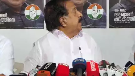 നിലമ്പൂർ: സംസ്ഥാനത്ത് ഡമ്പിൾ എഞ്ചിൻ സർക്കാരെന്ന്  രമേശ് ചെന്നിത്തല ,MLA നിലമ്പൂരിലെ കോൺഗ്രസ് തെരഞ്ഞെടുപ്പ് കമ്മറ്റി ഓഫീസിൽ പറഞ്ഞു