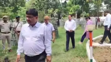 जहानाबाद: विश्व पर्यावरण दिवस पर व्यवहार न्यायालय परिसर में वृक्षारोपण, जिला जज ने की ज़िलेवासियों से अपील