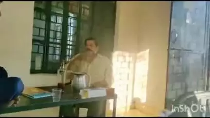शिकारपुर: शिकारपुर तहसील क्षेत्र के गांव कैलावान के बिजली फीडर को लाइनमैन ने बनाया शराब का मयखाना, वीडियो हुआ वायरल
