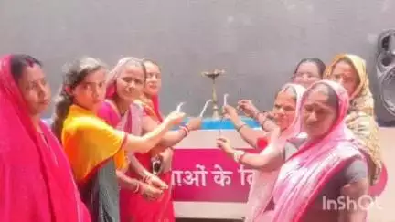 सौर बाज़ार: सौर बाजार प्रखंड के रौता खेम पंचायत स्थित आंगनबाड़ी केंद्र पर महिला संवाद कार्यक्रम का आयोजन