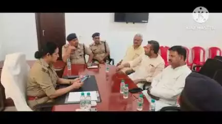 देहरादून: जनपद के सभी थाना क्षेत्रों में दून पुलिस ने पीस कमेटी के सदस्यों के साथ की गोष्टी