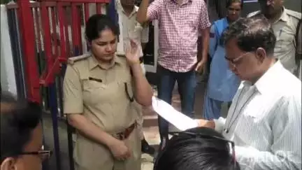 धार: धामनोद में थाना प्रभारी ने पत्रकार को दी धमकी, पत्रकारों ने एसडीओपी को सौंपा ज्ञापन