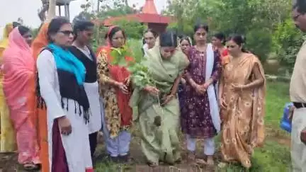 खंडवा नगर: खंडवा के दादाजी ग्रीन सिटी में वूमन फॉर ट्री कार्यक्रम का आयोजन किया गया