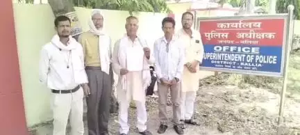 बलिया: बलिया में एसपी से मिला ग्रामीण पत्रकार एसोसिएशन का प्रतिनिधिमंडल, फर्जी मुकदमा वापस लेने की की मांग