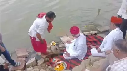 खारडा में वंदे गंगाजल संरक्षण जन अभियान का शुभारंभ विधायक भाटी ने खारड़ा बांध में जल पूजन किया बताया जीवन में पर्यावरणजल