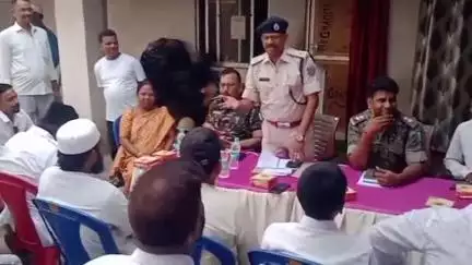 डुमरी: बकरीद पर्व को लेकर डुमरी SDM ऑफिस व डुमरी थाना में शांति समिति की बैठक हुई