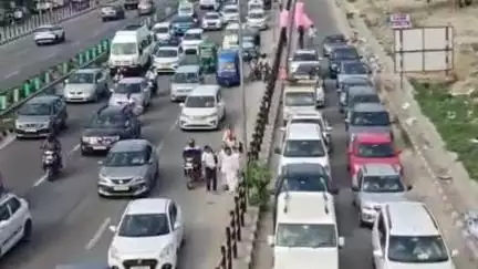 हरिद्वार: गंगा दशहरे के स्नान पर्व पर हरिद्वार में भारी भीड़ उमड़ी, हाइवे पर लगा लंबा जाम, लोगों को हुई परेशानी