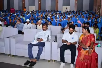 కర్నూలు: ప్లాస్టిక్ వస్తువుల వాడకాన్ని పూర్తిగా తగ్గించి పర్యావరణాన్ని  పరిరక్షిద్దాం: కర్నూలు జిల్లా కలెక్టర్ రంజిత్ భాష