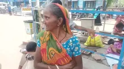 বহরমপুর: বিষধর সাপের ছোবলে অসুস্থ এক গৃহবধূ চিকিৎসাধীন বহরমপুরMMC&H-এ