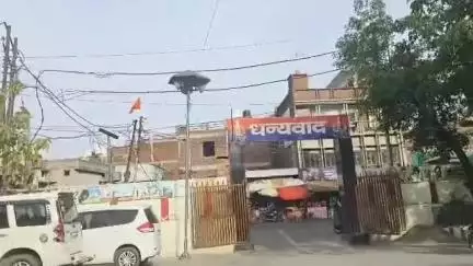 हमीरपुर: सुमेरपुर कस्बे में अवैध तमंचे के साथ युवक को किया गिरफ्तार
