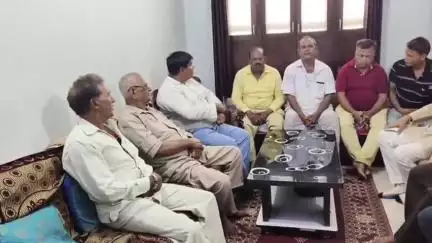 बेगुं: मेवाड़ा समाज की आवश्यक बैठक खारी बावड़ी पर आयोजित की गई जिसमें समाज को आगे बढ़ाने पर चर्चा की गई#jansamsya
