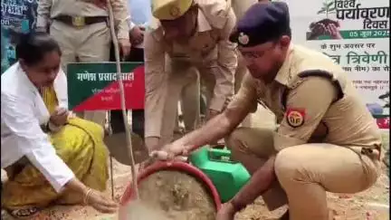 मैनपुरी: जीआईसी इंटर कॉलेज में विश्व पर्यावरण दिवस पर डीएम और एसपी ने पहुंचकर लगाए पेड़