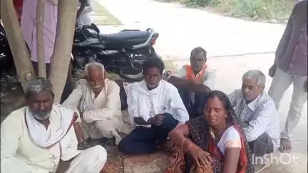 हरदोई: संदिग्ध परिस्थितियों में किसान की मौत, शराब में जहर पिलाने का आरोप, भदैचा गांव में पुलिस ने शव का कराया पोस्टमार्टम