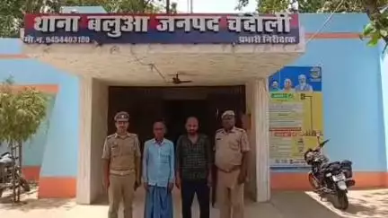 सकलडीहा: सराय तिराहा के पास पुलिस ने चेकिंग के दौरान एक पिकअप में 5 गोवंशों के साथ 2 गौ तस्करों को किया गिरफ्तार
