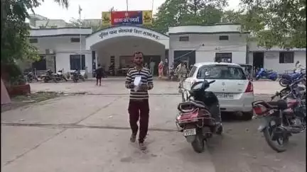 कृपालपुर में दबंगों ने फुटपाथ पर चाय-पान का ठेला पलटाया, पीड़ित ने थाने में रिपोर्ट दर्ज कराई