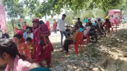 नजीबाबाद: ग्राम जट्टी वाला में हट्टी वाले बाबा के मंदिर पर 43वां विशाल भंडारा आयोजित हुआ