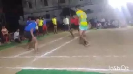 मखदुमपुर: मखदुमपुर गांधी मैदान में खेल स्मृति द्वारा आयोजित कबड्डी मैच में अथमल गोला की टीम विजेता बनी