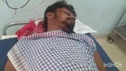 आरा: रानी सागर गांव के समीप सड़क दुर्घटना में घायल बाइक सवार को आरा सदर अस्पताल में कराया गया भर्ती