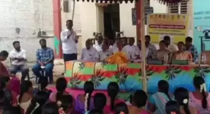 ఉరవకొండ: ఉచిత కుట్టు మిషన్ శిక్షణ కేంద్రాన్ని సద్వినియోగం చేసుకోండి: చాబాలలో ఎంపీడీవో శివాజిరెడ్డి