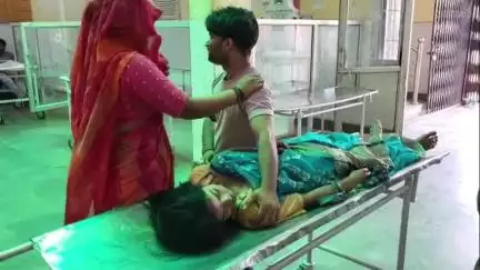 करहल: बरनाहल क्षेत्र में संदिग्ध परिस्थिति में विवाहिता की मौत, जिला अस्पताल लाने पर डॉक्टरों ने किया मृत घोषित