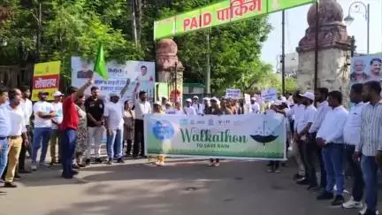 इंदौर: विश्व पर्यावरण दिवस पर इंदौर में गांधी प्रतिमा से निकाली गई जागरूकता रैली, बड़ी संख्या में युवा और समाजसेवी हुए शामिल