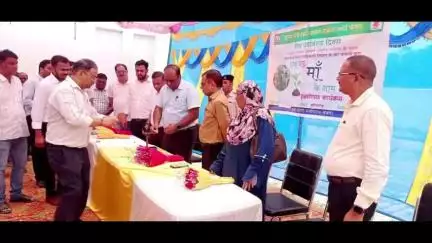 हुसैनगंज: विश्व पर्यावरण दिवस पर डीएम ने हुसैनगज प्रखंड कार्यालय व सामुदायिक स्वास्थ्य केंद्र का निरीक्षण किया
